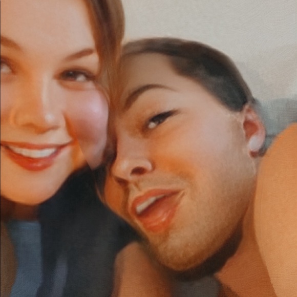 Meet your Posher, Alexis - Picture 2 of 5